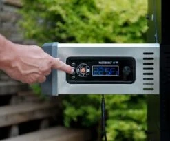 Masterbuilt Gravity Series® 800 Digital Charcoal Hotplate + BBQ + Smoker 7 Masterbuilt Gravity Series® 800 Digital Charcoal Hotplate + BBQ + Smoker -Joes BBQs Store MasterbuildGravitySeries800 IMG3