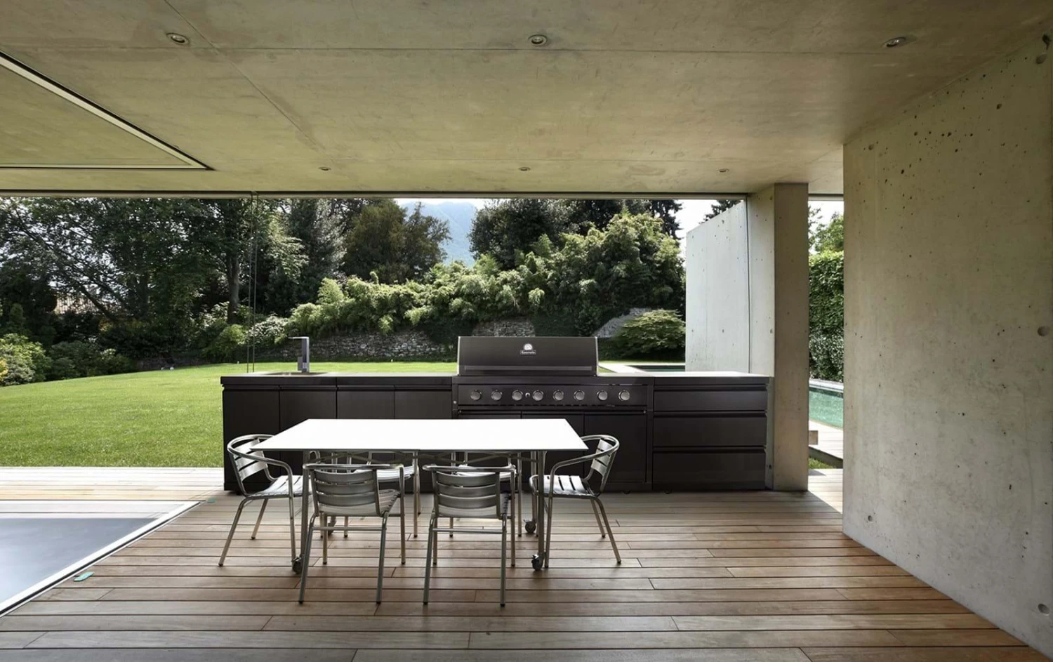 Gasmate Nova Graphite 6 Burner Twin Hood Built-in BBQ 8 Gasmate Nova Graphite 6 Burner Twin Hood Built-in BBQ - Image 8